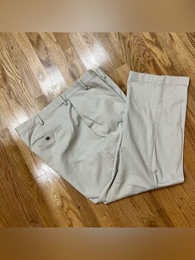 46T Lands’ End Khaki Pants. EUC. 100% Cotton Flat Front. Pintuck Crease, No Iron